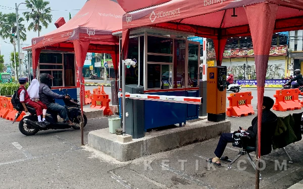 PKL Alun-Alun Kota Batu Dukung Gate Parkir, Minta Motor Tak Lagi Masuk Lapak