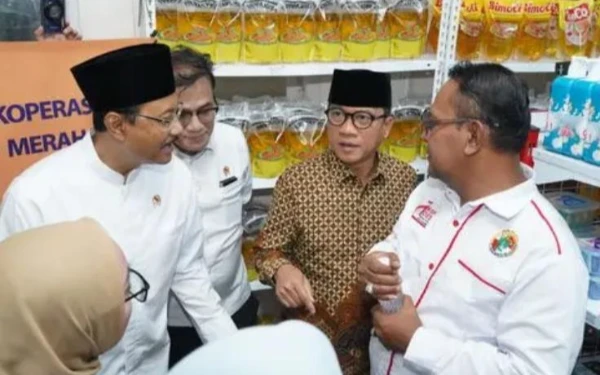 Thumbnail Berita - Mendes Yandri Usul Hentikan Izin Minimarket Baru, Bukan Tutup yang Sudah Beroperasi