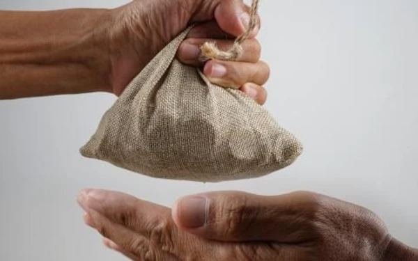 Thumbnail Berita - Jangan Anggap Remeh! Ustadz Hilman Bongkar Dahsyatnya Sedekah Ramadan