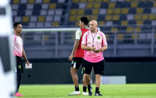 Daftar Susunan Pemain Persebaya vs PSM, Alfan Suaib Kembali Jadi Ujung Tombak