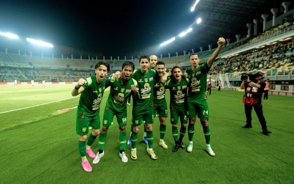 Thumbnail Berita - Persebaya vs PSM 1-0, Bajul Ijo Bangkit Usai 2 Laga Telan Kekalahan Beruntun