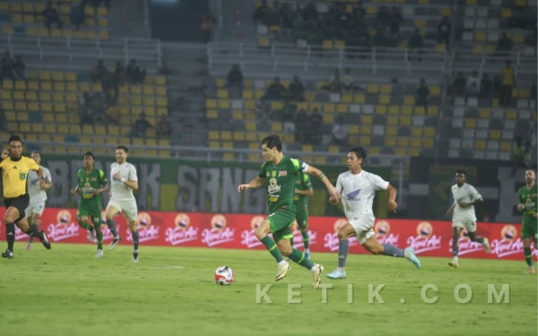 Thumbnail Berita - Bernardo Tavares Beberkan Rahasia Persebaya Tekuk PSM 1-0 di Stadion GBT
