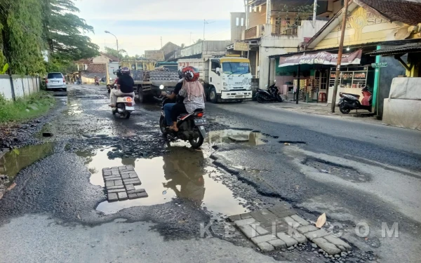 Thumbnail Berita - DPUPR Lebak Mulai Kerjakan Kontruksi Ruas Jalan Rangkasbitung–Gajrug, Anggaran Rp10,6 Miliar dari APBD 2026