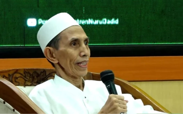 Thumbnail Berita - KH. Moh. Zuhri Zaini Jelaskan Keajaiban Qiyamul Lail dan Tawassul