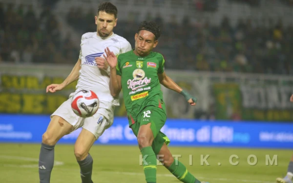 Thumbnail Berita - Bernardo Tavares Latih Finishing Persebaya Jelang Lawan Persib