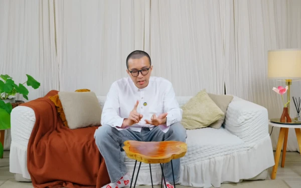 Awas GERD Mengintai! Dokter Tirta Ungkap Bahaya Langsung Makan Besar Saat Buka Puasa