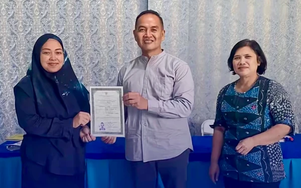 Thumbnail Berita - 8 Pekerja Akhirnya Lega, Ijazah Dikembalikan Usai Mediasi Disnaker Kota Batu