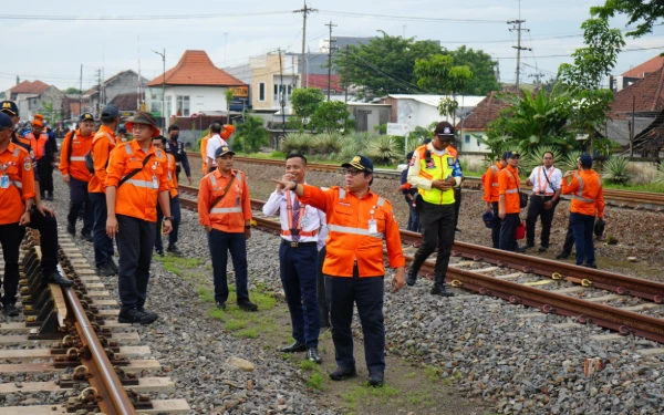 Thumbnail Safari Ramadan! KAI Daop 8 Surabaya Cek Perlintasan Kesiapan Angkutan Lebaran 2026