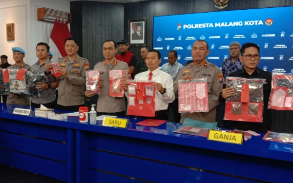 Thumbnail Berita - Sepanjang Februari 2026, Polresta Malang Kota Ungkap 19 Kasus Narkoba dan Sita 1,3 Kilogram Sabu