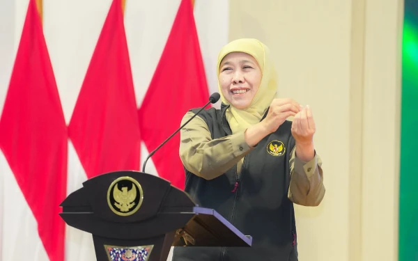 Thumbnail Berita - Pengusaha Jatim Merapat! Gubernur Khofifah: THR Pekerja H-7 Lebaran Sudah Harus Terbayar