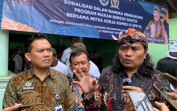 Thumbnail Berita - Sentil MBG di Blitar, DPR RI Nurhadi Ajak Masyarakat Ikut Awasi Ketat Dapur SPPG