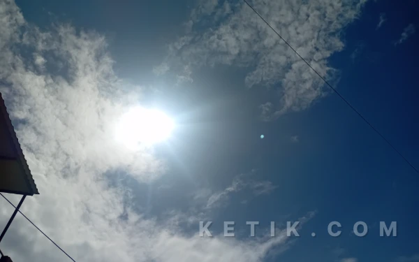 Thumbnail Berita - Prakiraan Cuaca 28 Februari 2026: Jakarta Cerah Berawan, Bandung Hujan Ringan, Denpasar dan Semarang Berawan Tebal