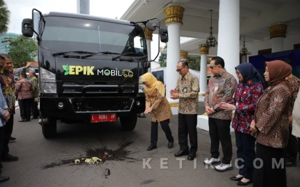 Thumbnail Berita - Terima EPIK Mobile Pemprov Jatim, Pemkab Tuban Sinergikan dengan Pasar Murah Ramadan di 20 Kecamatan
