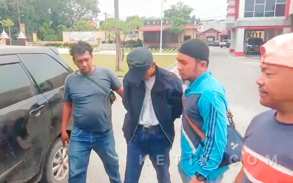 Thumbnail Berita - Kedapatan Bawa Sabu 1 Kilogram Lebih, Warga Dharmasraya Ditangkap Polisi di Labuhanbatu