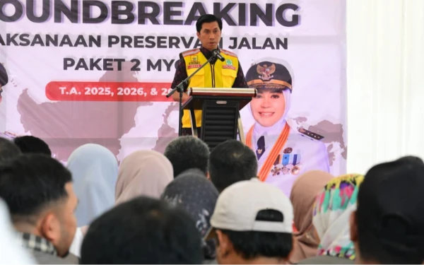 Thumbnail Berita - Jalan Hertasning Depan PLN Ditemukan Berlubang, Pemprov Sulsel: Akibat Curah Hujan Tinggi, Segera Kami Perbaiki