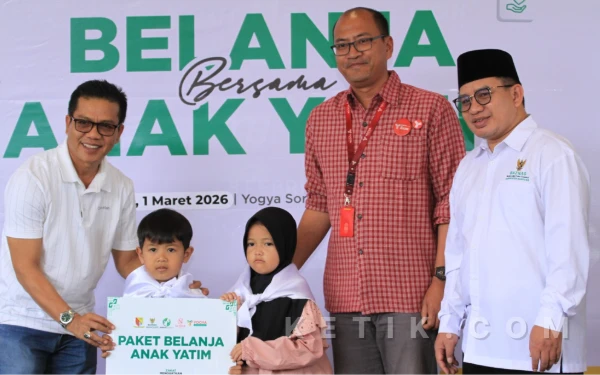 Didampingi Bupati Bandung, BAZNAS Ajak Anak Yatim Belanja Baju Lebaran