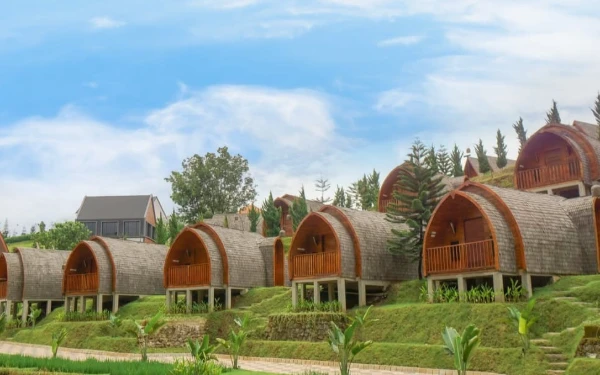 Thumbnail 3 Rekomendasi Glamping di Malang, Fasilitas Modern dan Pemandangan Alam Terbaik