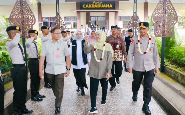 Perkuat Kepemimpinan dan Kebangsaan, Gubernur Khofifah Resmikan Sarpras SMAN 2 Taruna Bhayangkara Banyuwangi