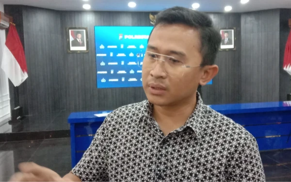 Thumbnail Berita - Polresta Malang Kota Bongkar Peredaran Uang Palsu, 3 Tersangka Diamankan