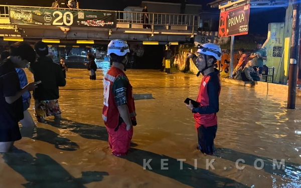 Sungai Babakan Kembali Meluap, Rendam Ribuan Rumah dan Lumpuhkan Aktivitas Warga