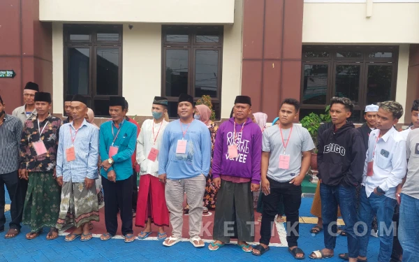 Thumbnail Berita - Gegara Sofyan, Warga Ketapang Daya Kawal Sidang Kasus Pencurian di PN Sampang