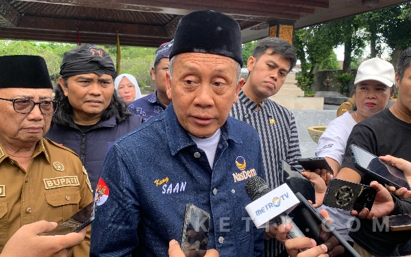 Thumbnail Berita - Safari Ramadan di Blitar, Saan Mustopa NasDem Ziarah ke Makam Bung Karno dan Serukan Spirit Nasionalisme