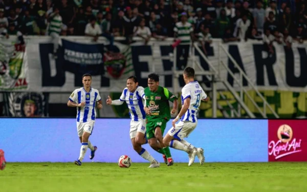 Thumbnail Berita - Tampil di Posisi Baru, Toni Firmansyah Mengaku Tak Persoalkan Asal Bawa Persebaya Menang