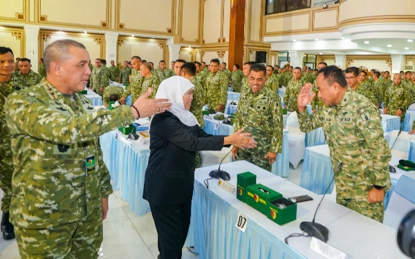 Thumbnail Berita - 8,56 Juta Jiwa Sudah Terima MBG di Jatim! Gubernur Khofifah Terapkan Lima Kunci Keamanan Pangan!