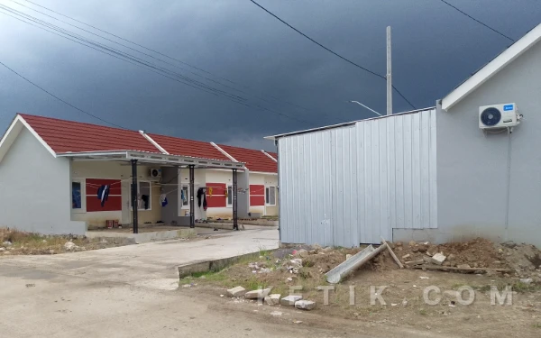 Thumbnail Berita - Kesaksian Warga Saat Puting Beliung Landa Kendal: Langit Mendadak Gelap Gulita dan Suara Angin Menakutkan