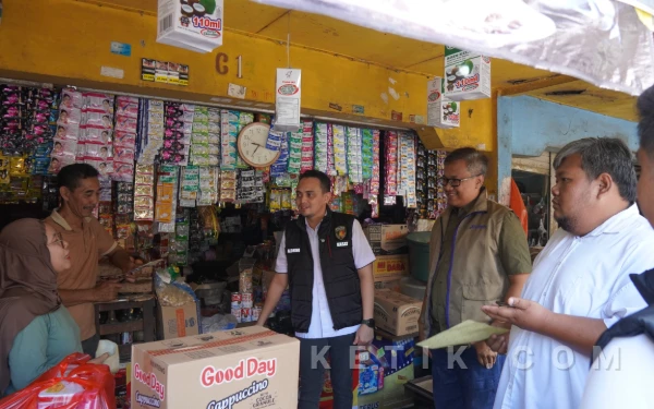 Thumbnail Berita - Satgas Pangan Polres Mojokerto Pastikan Harga-Stok Bapokting di Pasar Mojosari Aman