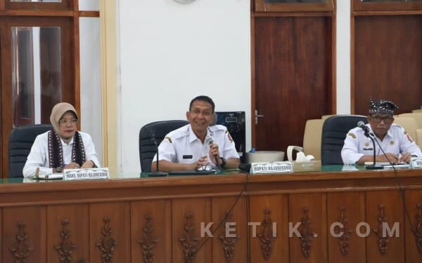 Thumbnail Berita - Bupati dan Wakil Bupati Bojonegoro Ikuti Rakor Monitoring Program, Minta Camat Petakan Potensi Wilayah untuk Pembangunan