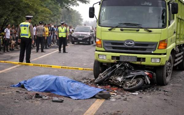 Thumbnail Berita - Truk Tebu Hantam Sepeda Motor di Jombang, Pengendara Meninggal