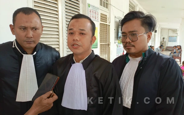 Thumbnail Berita - Pleidoi Junaidi di Kasus Pengeroyokan Pasar Induk Jakabaring, Penasihat Hukum Sebut Dakwaan JPU Dipaksakan