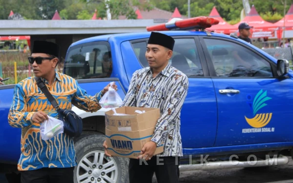 Thumbnail Berita - Pendamping PKH Sampang Gelar Aksi Berbagi Takjil Ramadan, Seribu Paket Ludes dalam 30 Menit