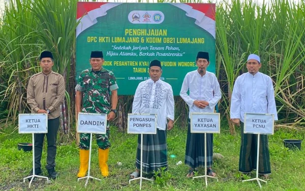 Thumbnail Berita - HKTI Bersama TNI dan Ponpes Kyai Syarifudidn Gelar Spirit Ramadan Dengan Tanam Pohon