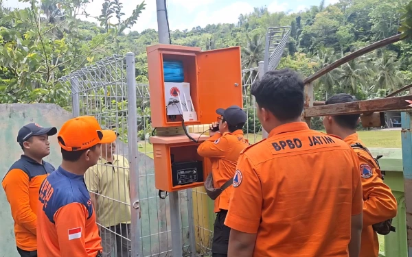 Thumbnail Berita - Responsif! BPBD Jatim Cek Kondisi 71 EWS di  Daerah Rawan Bencana