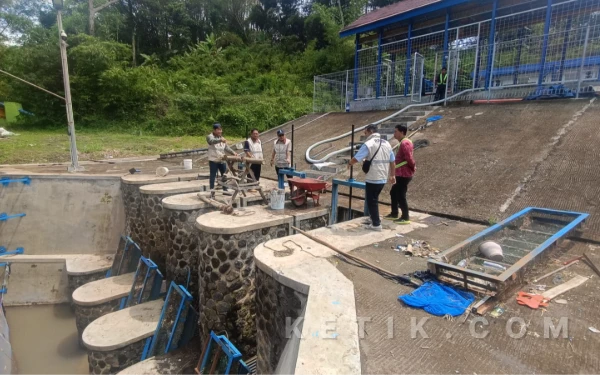 Thumbnail Berita - Pompa Tertimbun Lumpur, Ketua Komisi B DPRD Kota Malang Soroti Mitigasi WTP Sungai Bango