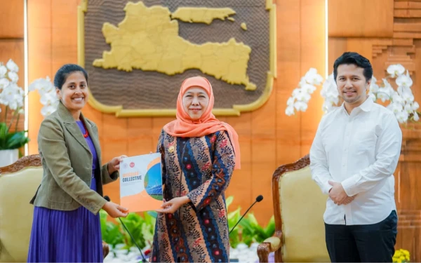 Thumbnail Berita - Bidik Jatim Net Zero Emission 2050, Gubernur Khofifah Dorong Kolaborasi Energi Terbarukan