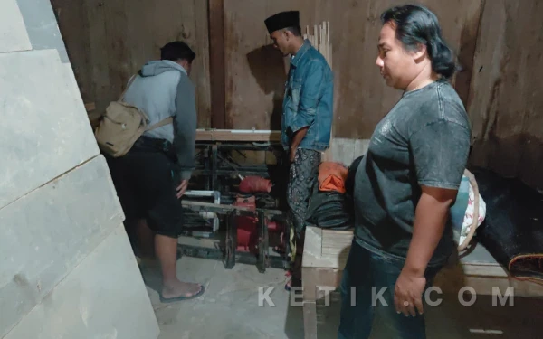 Thumbnail Berita - Empat Pencuri Mesin Pompa Air Milik Poktan di Sampang Ditangkap, Sempat Dikejar hingga Bangkalan