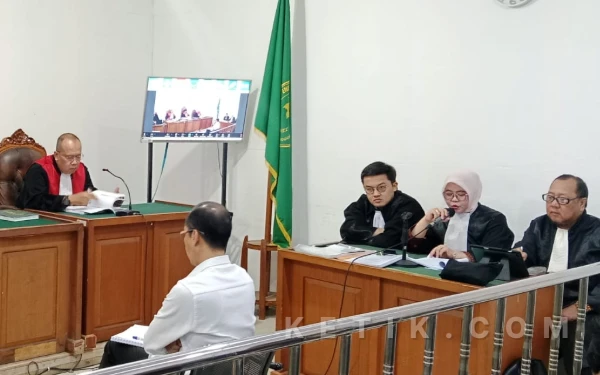 Thumbnail Berita - Sidang Korupsi Revitalisasi Pasar Cinde, Reimar Yousnadi Bacakan Pledoi dan Minta Keadilan