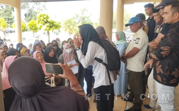 Thumbnail Berita - Warga Aceh Singkil Protes, Minta Pendataan Ulang Penerima Rehab Rumah Pascabanjir