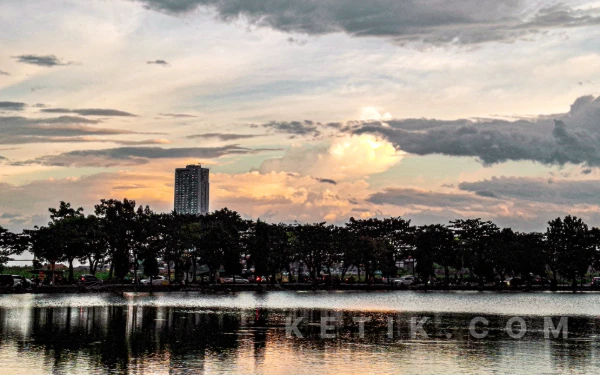 Thumbnail BMKG: Cuaca Kota Surabaya dan Sidoarjo, Sabtu 7 Maret 2026 Diprakirakan Cerah Berawan