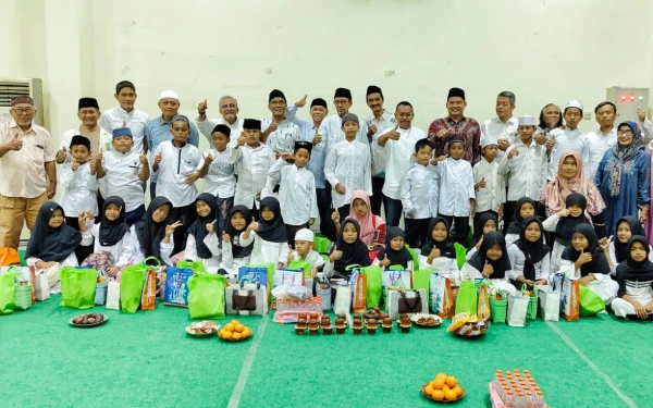 Thumbnail Berita - Berharap Keberkahan dan Ridho Allah SWT, PWI Jatim Buka Puasa Bersama dan Santuni Anak Yatim