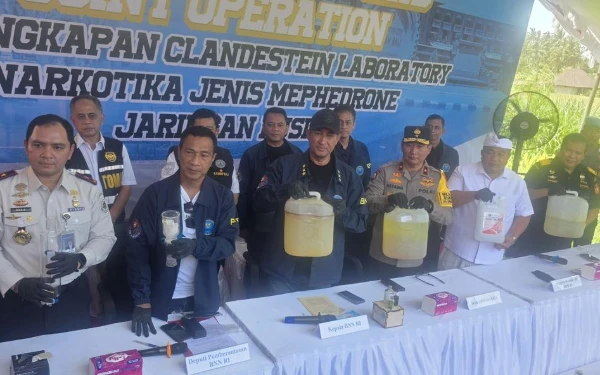 BNN Bongkar Laboratorium Narkotika di Bali, Amankan Dua WN Rusia dan Sita 7,8 Kilogram Mephedrone