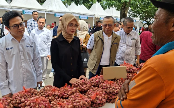 Thumbnail Berita - Yuk Merapat! Ribuan Paket Sembako di Kota Kediri Dijual Murah Meriah, Rp90 Ribu Dapat Beras 5 Kg hingga Minyak 1 Liter Kualitas Premium