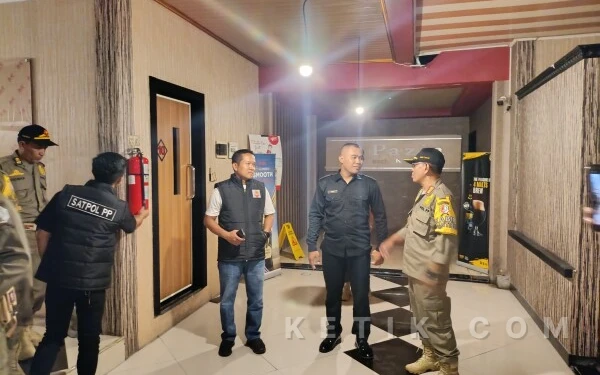 Thumbnail Berita - Satpol PP Bojonegoro Perketat Razia Tempat Karaoke Selama Ramadan