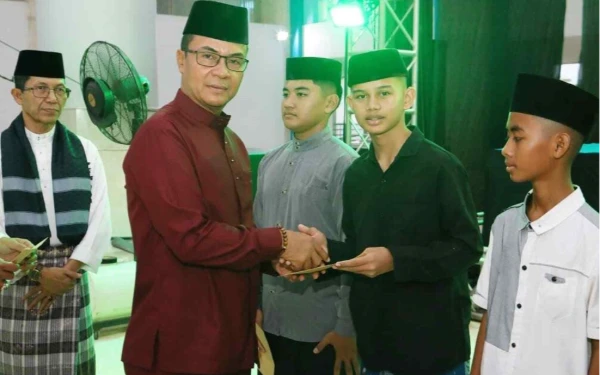 Thumbnail Berita - Wakil Ketua I DPRD Batam Hadiri Buka Bersama Anak Yatim