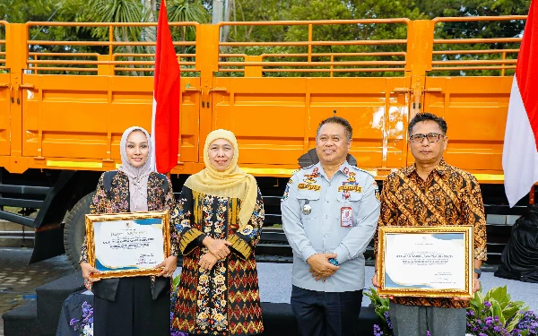 Thumbnail Berita - Demi Wujudkan Zero ODOL 2027 di Jatim, Apa Saja Ikhtiar Gubernur Khofifah? Ini Langkahnya