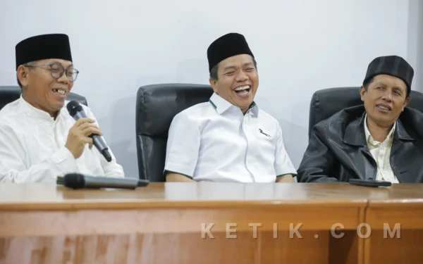 Thumbnail Berita - Penuhi Kebutuhan Protein, Bupati Bandung Tawarkan Peluang Usaha Ternak Ayam Petelur ke PWNU Jabar