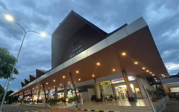 Thumbnail Buruan Serbu! Tiket Kereta dari Stasiun Malang Diskon 30%, Cuma Berlaku Hari Ini